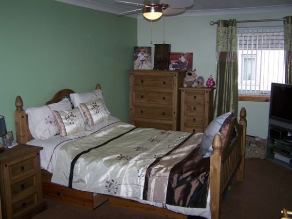 Photograph of Main bedroom